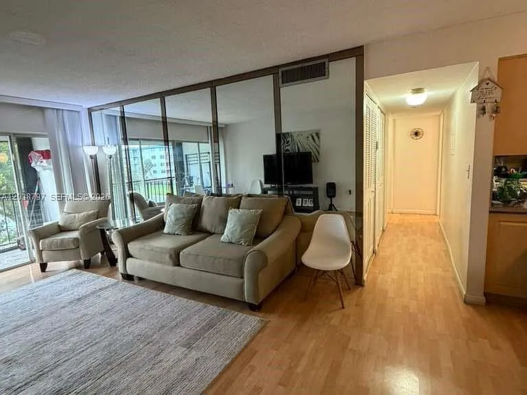 8775 Park Blvd #318 — Photo 8