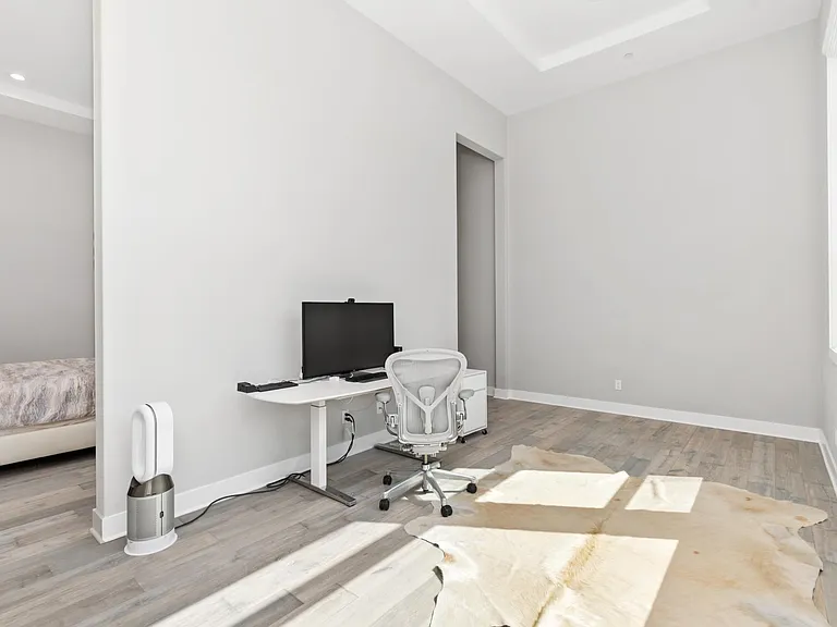 6195 Summit Crest Cir — Photo 16