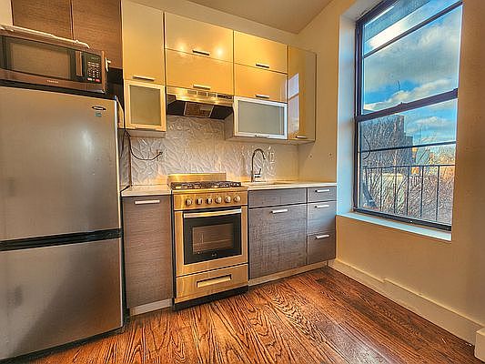 1st image of 156 Quincy St #3R