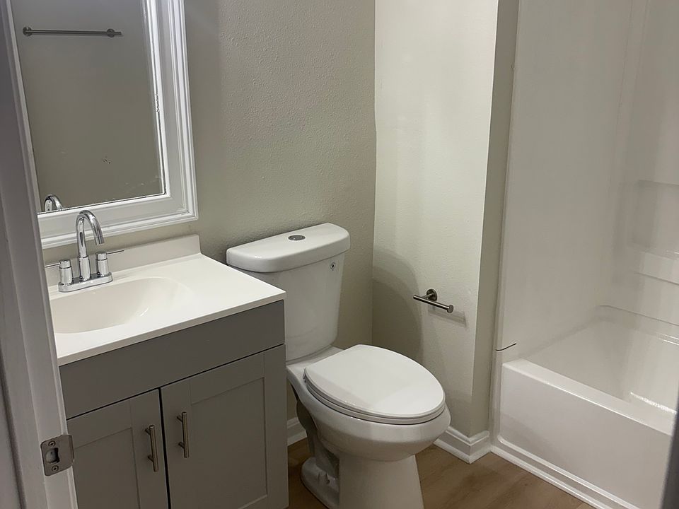 1st image of 131 Windover Ave #58e2cbd61