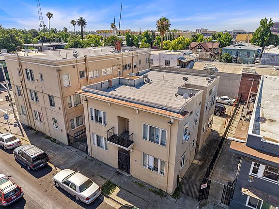 3rd image of 545 N California St