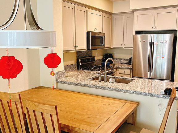 4th image of 258 Carroll St Unit 102