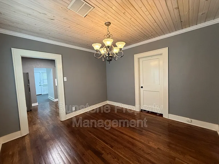 223 S Evanston Ave — Photo 4