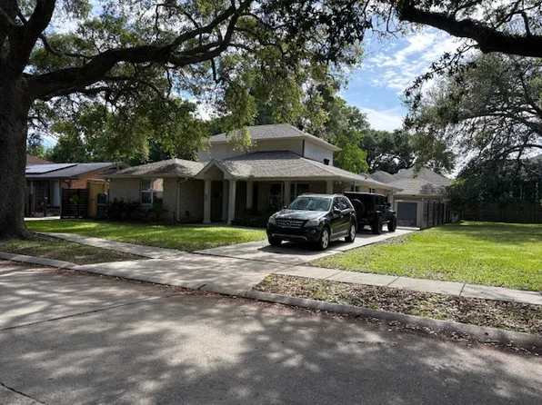 5420 Charlotte Dr, New Orleans, LA 70122
