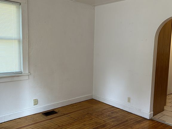 5th image of 1415 E 34th St