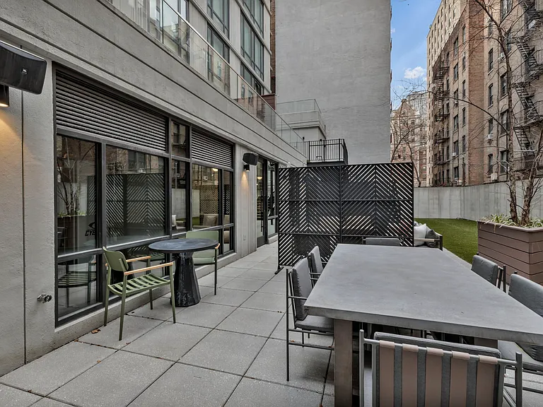 415 W 120th St #8F — Photo 9