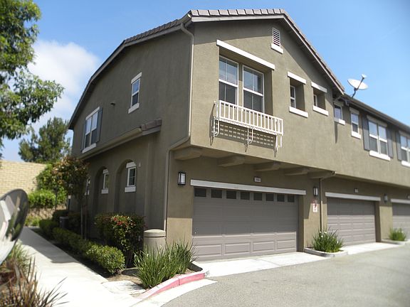 Attached 2 car garage