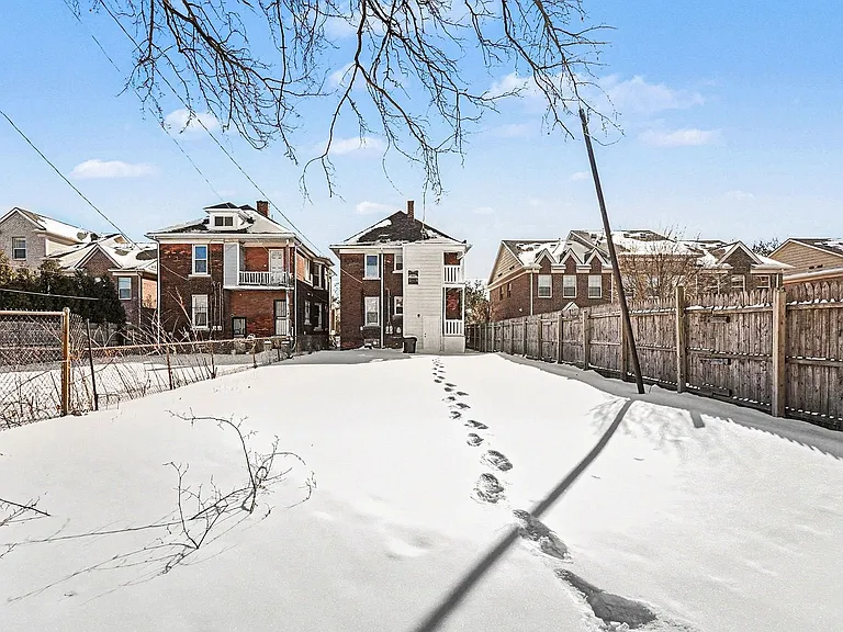 689 E Kirby St #1 — Photo 9