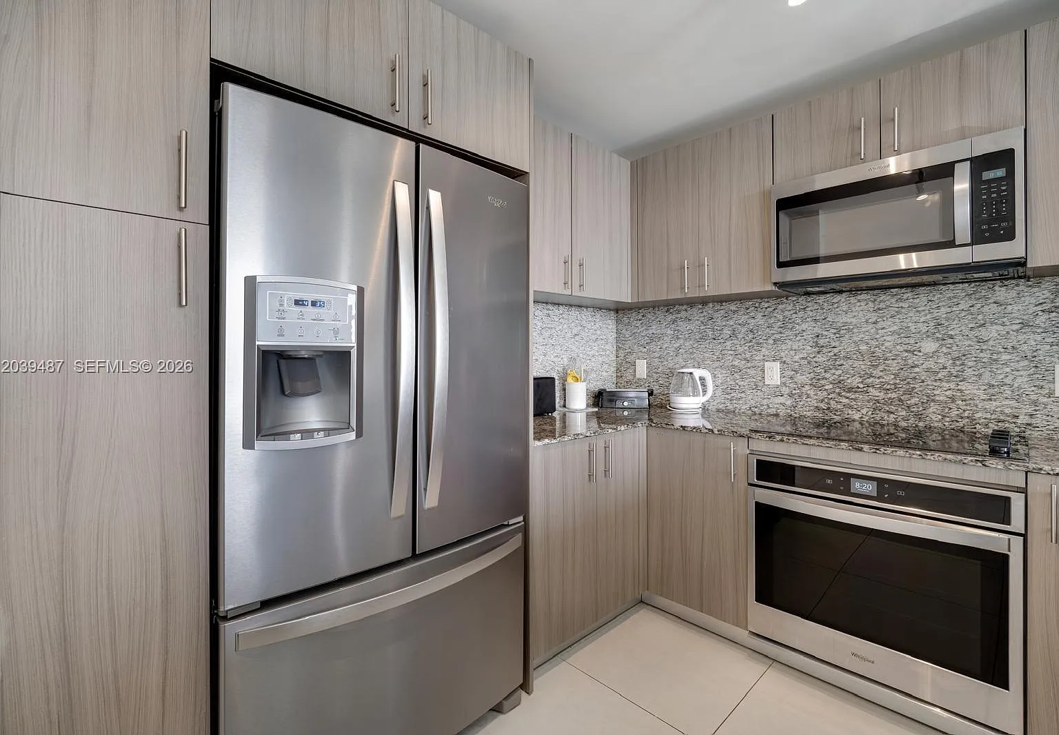 5350 Park Condo — Photo 2