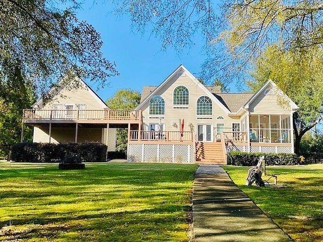 1st image of 224 Harvey Ln