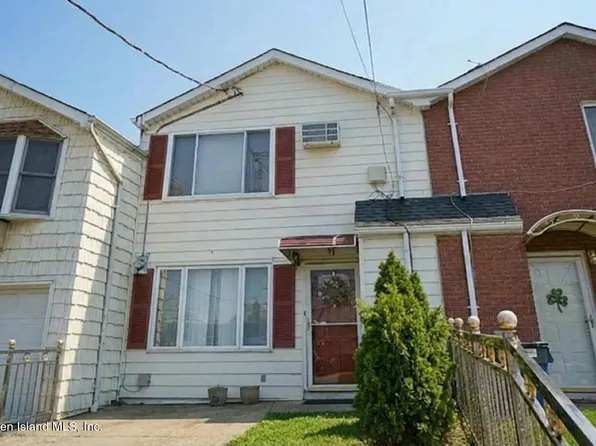 11 McCormick Pl, Staten Island, NY 10305