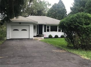 203 Locksley Rd, Syracuse, NY 13224