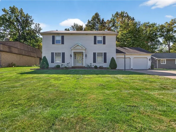 640 Gloucester Dr, Highland Heights, OH 44143