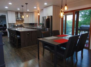 9511 Cedar Lake Rd S, Minneapolis, MN 55426