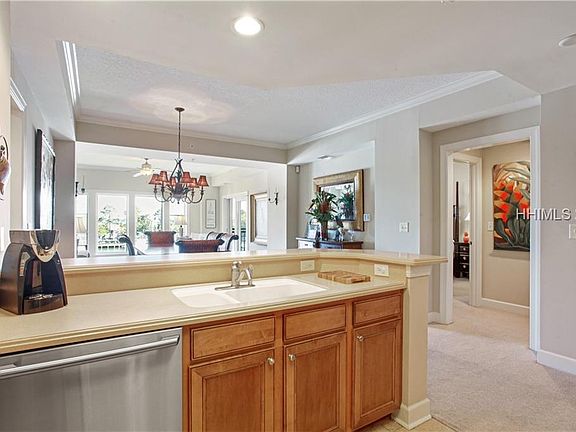 4th image of 9 Shelter Cove Ln APT 409