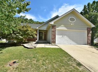 324 Buckhurst Dr, Ballwin, MO 63021