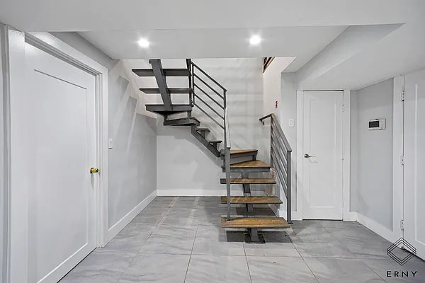 Rented by ERNY LLC | media 28