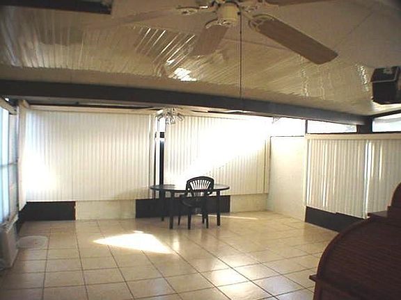 4th image of 2780 Lakefern Ave