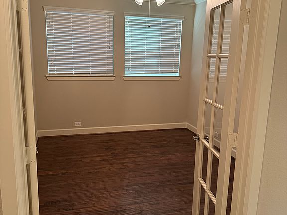 5th image of 2812 Cole Castle Dr
