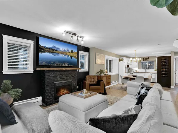 13368 72nd Ave #101, Surrey, BC V3W 2N6