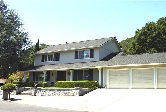 Lot's of Parking Room