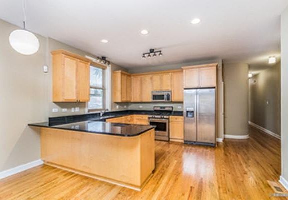 3rd image of 1933 N Campbell Ave #1NO