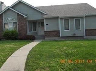 300 NE 4th Ter, Oak Grove, MO 64075