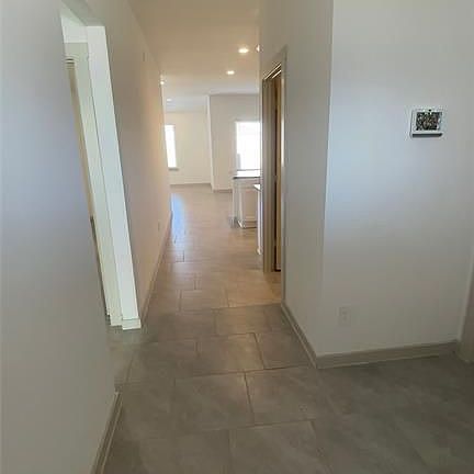 3rd image of 13919 Red River Dr