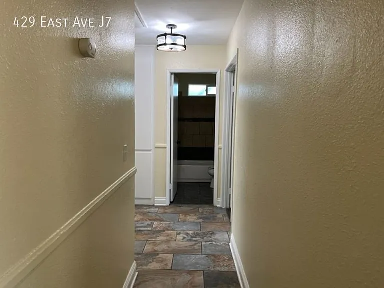 429 E Avenue J7 — Photo 7