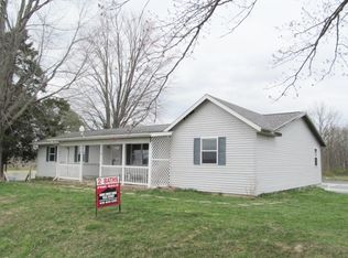 12236 Applegate Rd, Bridgeport, IL 62417