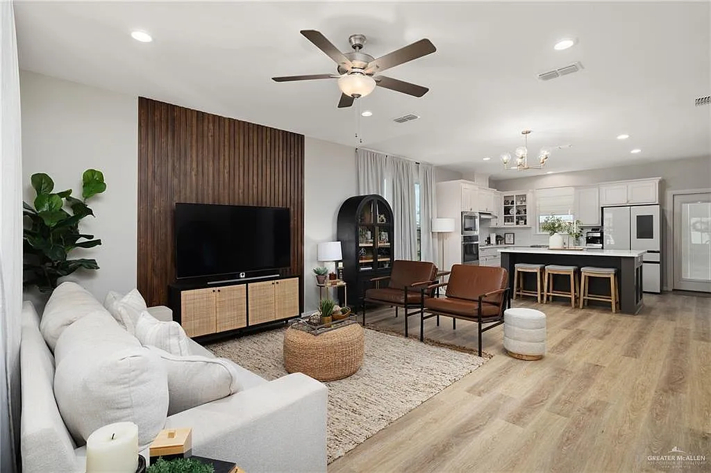 3 bed, 2.5 bath, 1842 sqft, $2,200 — Photo 4