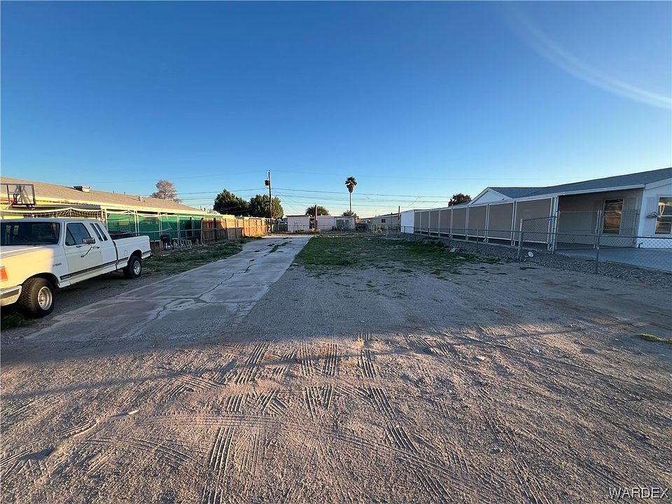2nd image of 1096 Navajo Drive