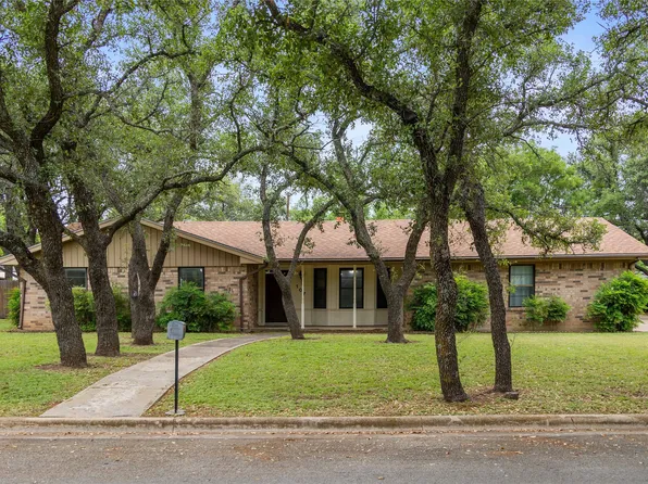 107 Ivanhoe Ln, Brownwood, TX 76801