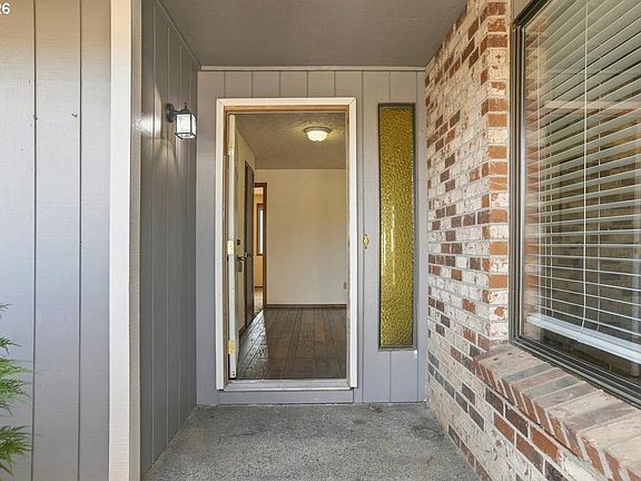 2nd image of 13713 NE 178th St