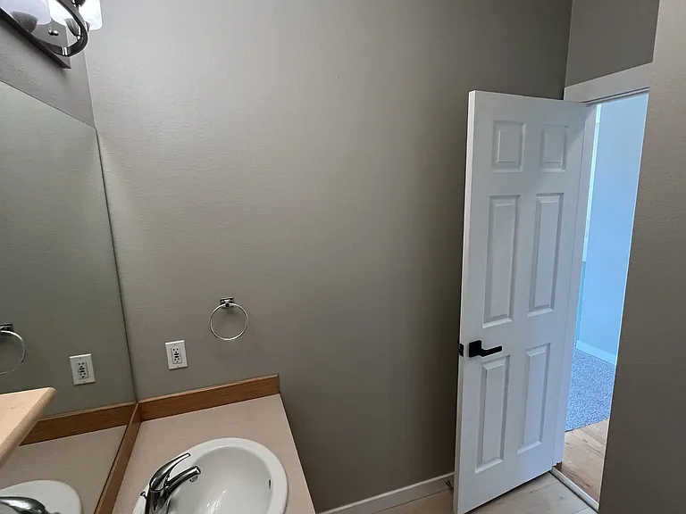 1341 Colony Ct — Photo 12