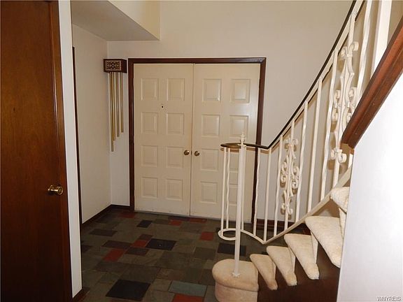 3rd image of 6477 Poplar Ct