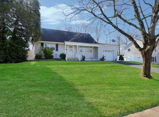 10 Harfield Dr, Jackson, NJ 08527