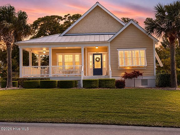 2nd image of 422 Sunrise Court