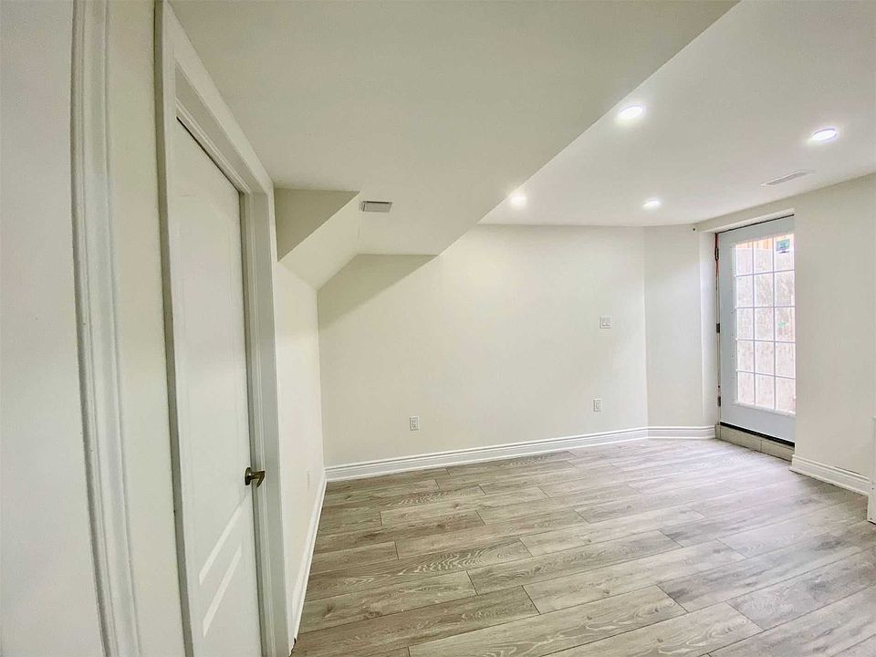 2nd image of 103 Padbury Trl