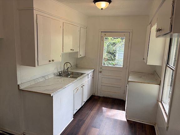3rd image of 2641 Valley Ridge Rd