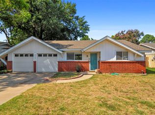 2909 Lisa Ln, Arlington, TX 76013