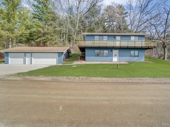 9900 S Big School Lot Lake Rd, Holly, MI 48442