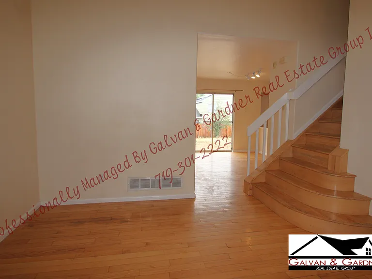 4230 Kyle Ln — Photo 2