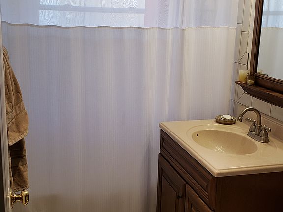 5th image of 7954 W Park Ave
