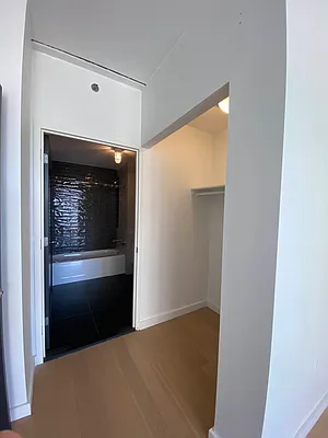 Rented by Compass | media 27