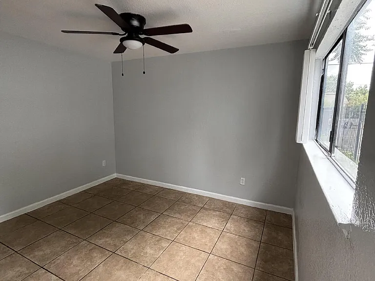 729 Dixieanne Ave #3 — Photo 5