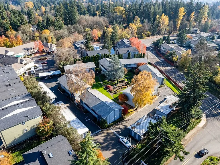 9550 SW Washington Dr — Photo 3