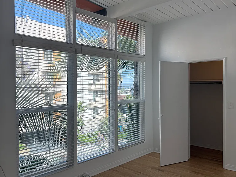 1709 N. Fuller Ave — Photo 6