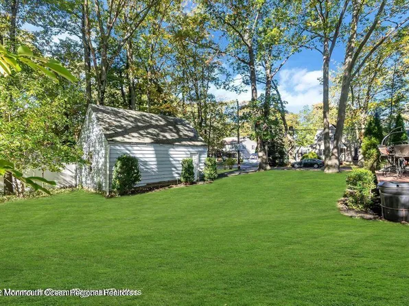 96 Whalepond Road, Oakhurst, NJ 07755