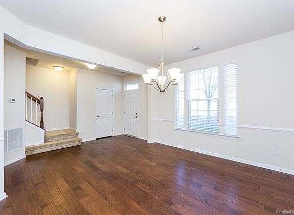 4th image of 9342 Lenox Pointe Dr #170